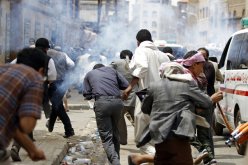 مقتل 21 يمنيا إثر اشتباكات في تعز