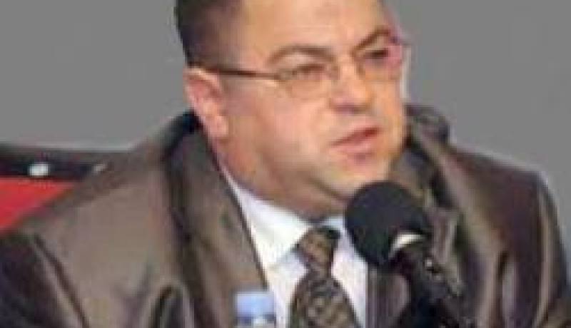 عزي ينوه بمشروع دسترة المصالحة الوطنية