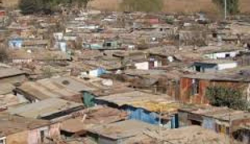 رغم تخصيص أكثر من 230 الف وحدة سكنية..شوارع الأحياء القصديرية تنتفض