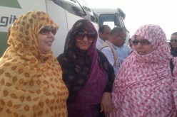 نساء بشاريات في مسيرة بالحايك تعبيرا عن تمسكهن باللباس التقليدي