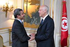 وزير خارجية الإمارات يحل بالجارة تونس