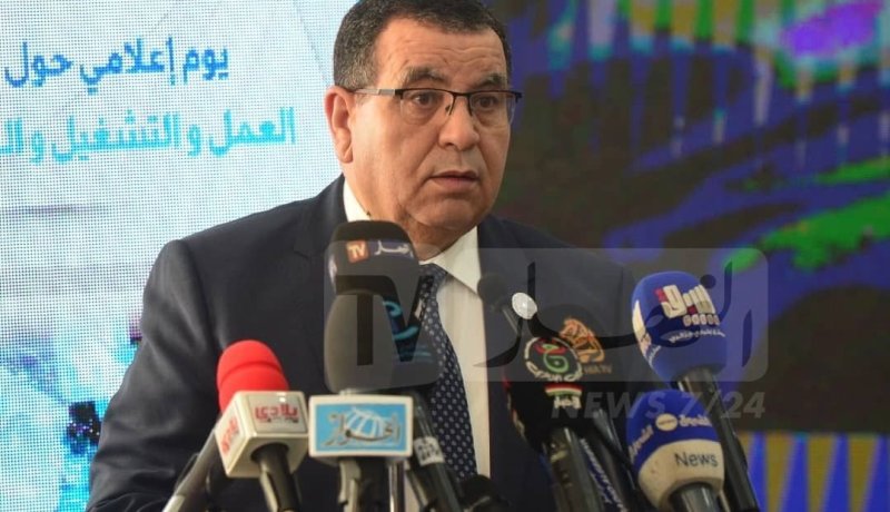 وزير العمل.. القطاعات عرفت تطورا لولا بيروقراطية بعض “المرضى النفسانيين”