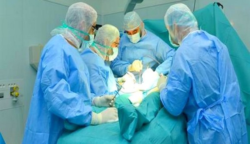 إجراء أول عملية تركيب كاملة لورك اصطناعي أمامي بوهران