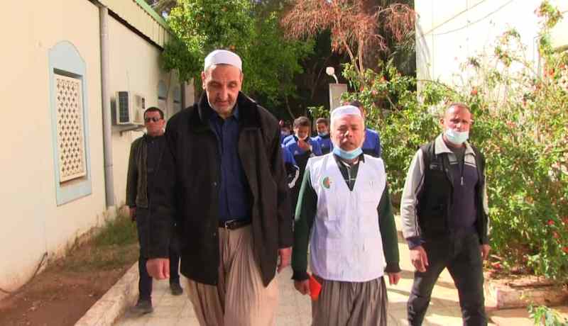 غرداية : جمعيات شبانية تزور مرضى السرطان بمستشفى ترشين ابراهيم