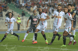 بالصور.. التعادل السلبي يحسم قمة العميد والوفاق في الشوط الأول