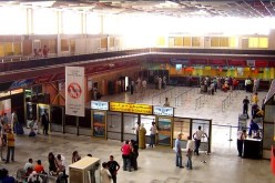 جمارك مطار وهران تضبط 11500 أورو مهربة في جوارب مغترب