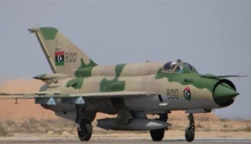 سلاح الجو الليبي يشن غارات على مواقع الإرهابيين بمدينة درنة