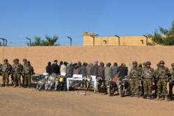 الجيش يوقف 30 منقبًا ويحجز معدات وكميات من الذهب الخام