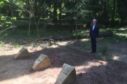 السفير الفرنسي يزور تيبحيرين