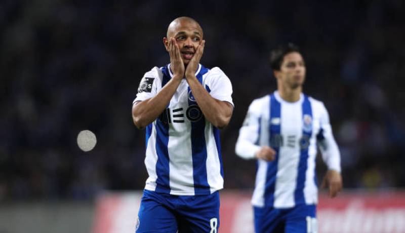 مدرب بورتو يُبعد براهيمي !