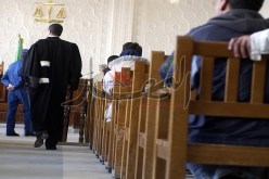 توقيف 3 شقيقات ووالدتهن متلبسات بسرقة ملابس نسائية في سوق الجرف بباب الزوار