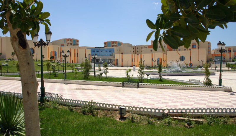 طلبة القانون والعلوم السياسية يضربون عن الدراسة بجامعة تلمسان