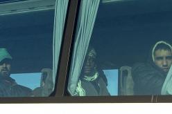 الشرطة اليونانية تبدأ عملية إجلاء اللاجئين على حدودها مع مقدونيا