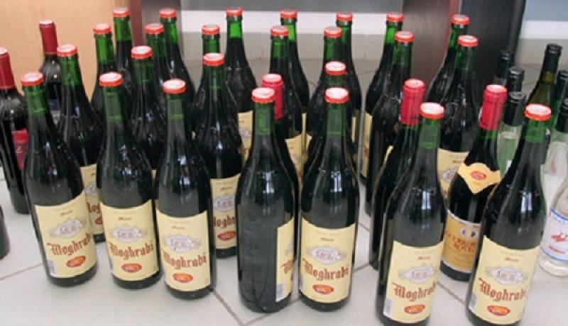 حجز أزيد من 380 قارورة خمر وتوقيف 3 مروجين بغيليزان