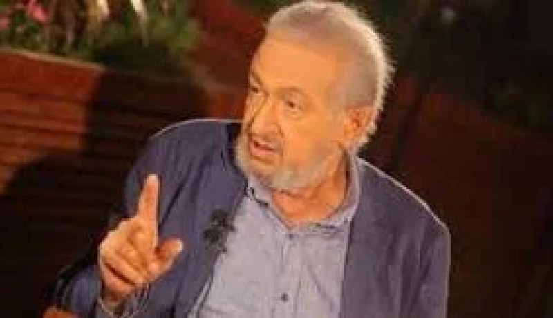 نور الشريف يرد على إشاعة تدهور حالته الصحية