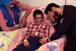 تامر حسني ينهار أمام طفلة مريضة بالسرطان