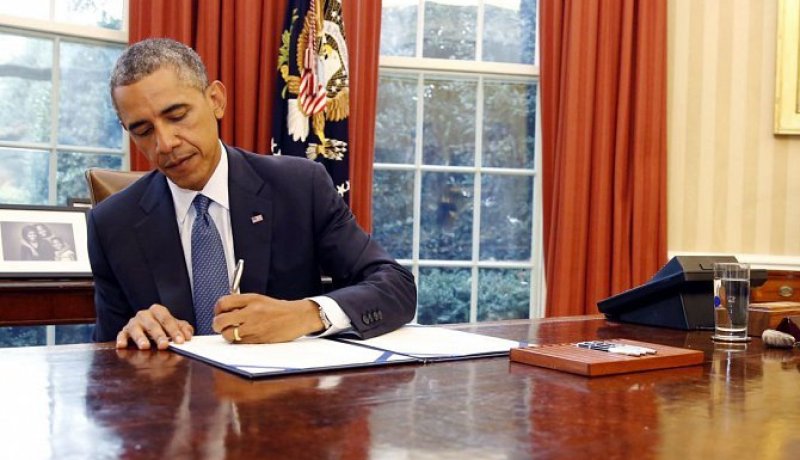 أوباما يوقع أمر تنفيذي لرفع العقوبات المفروضة على ليبيريا
