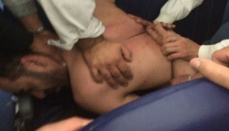 جزائري يصنع الحدث بالتدخين داخل طائرة فرنسية