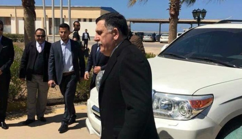 بالفيديو.. اشتباكات في طرابلس ساعات بعد وصول رئيس الحكومة الجديد