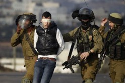 جيش الاحتلال الإسرائيلي يعتقل 8 فلسطينيين من الضفة الغربية