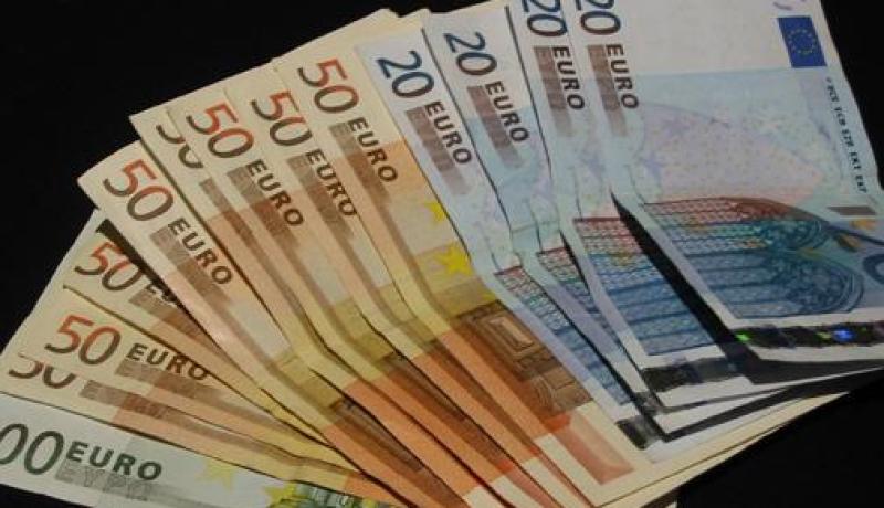 إحباط  محاولة تهريب 9100  اورو نحو فرنسا