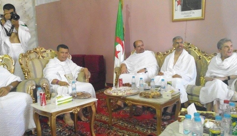 هل يقصد عزوزة مائدة عرفات السحرية