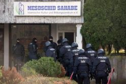 ألمانيا تغلق مسجدا ومركزا إسلاميا لدعمهما داعش