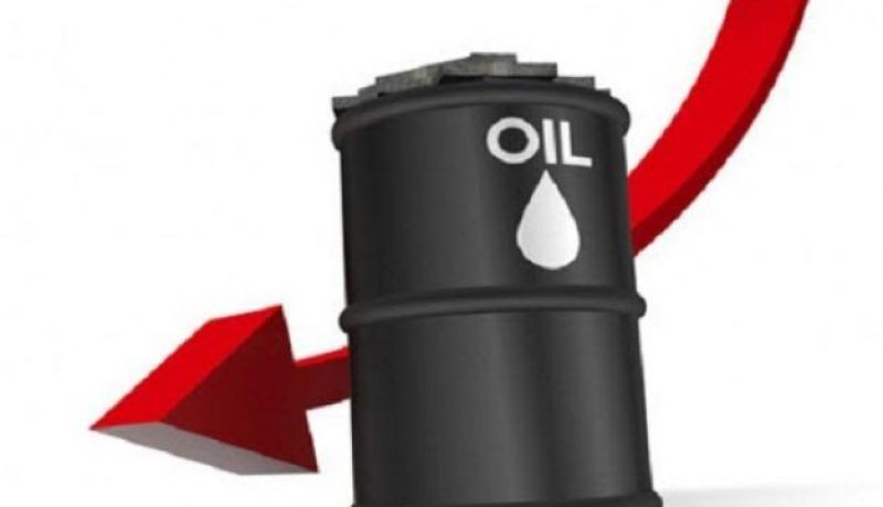 إنخفاض أسعار النفط إلى أدنى مستوى لها في 2015