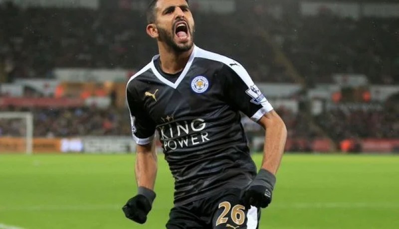 رياض محرز يدخل مفكرة نادي تشلسي