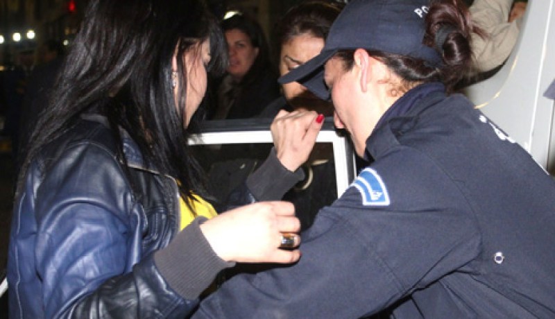 القبض على إمراة بتهمة حيازة المخدرات في تمنراست