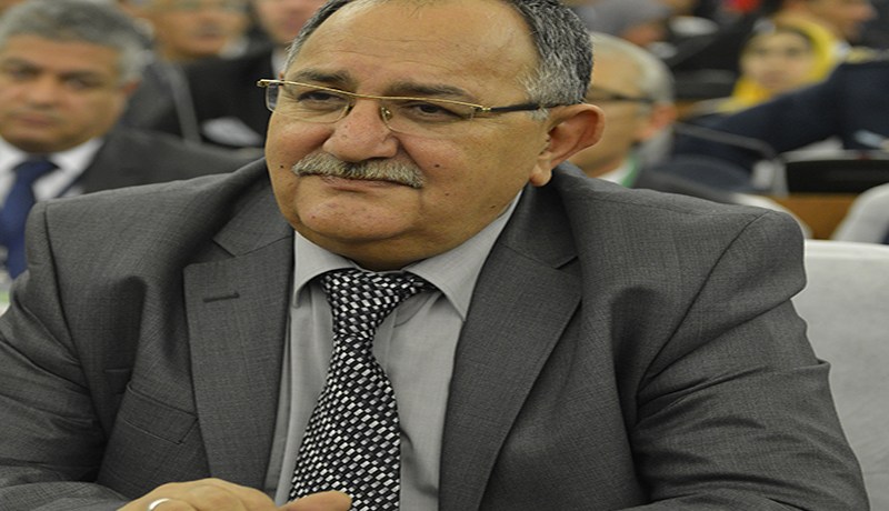 قاضي يثير الجدل في تيبيازة