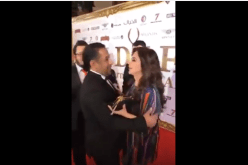 بالفيديو.. الشاب خالد يرتبك عند مشاهدة إليسا ويقبّلها في دبي