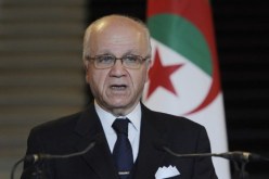 مراد مدلسي يؤكد أن الدبلوماسيين الجزائريين لا يزالون محتجزين