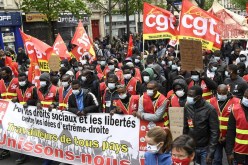 احتجاجات حاشدة بفرنسا ومطالبة برفع الحجر الصحي و تحسين  الأوضاع