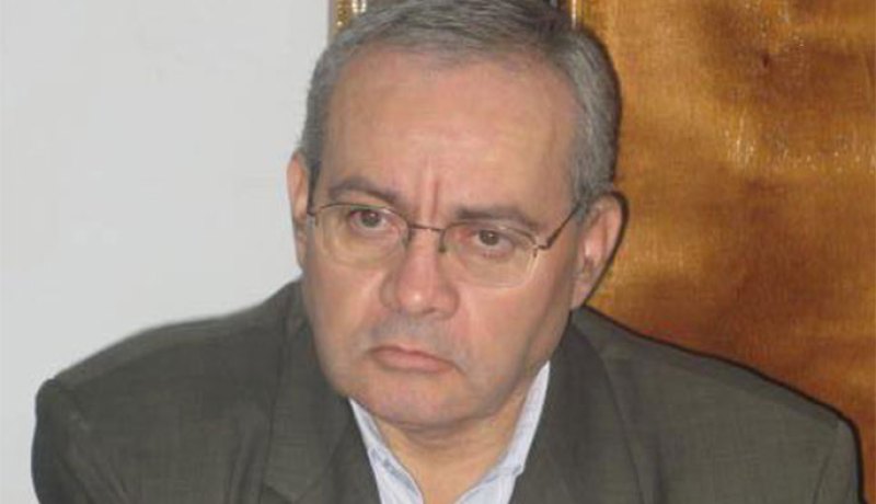 دبوز يؤكد أن الجوية الجزائرية استأجرت طائرة لضمان الرحلة من تونس إلى الجزائر