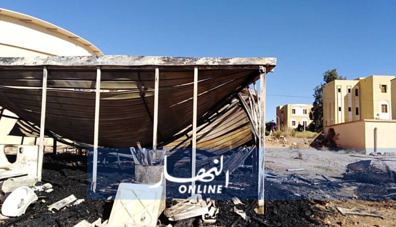  بالصور.. حريق في فناء الإقامة الجامعية بغرداية