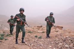 احباط محاولة تهريب 6 براميل من الوقود كانت مخبأة داخل حفرة جبلية