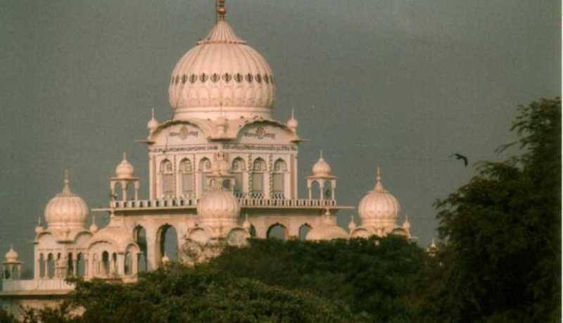 إقالة وزيرة الخارجية الهندية وتعيين السفير بواشنطن خلفا لها