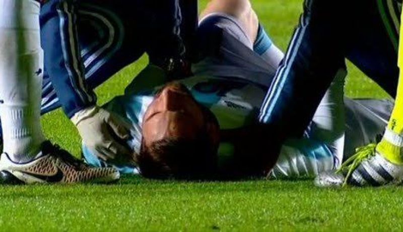 الإصابة تهدد مشاركة ميسي في كوبا أمريكا