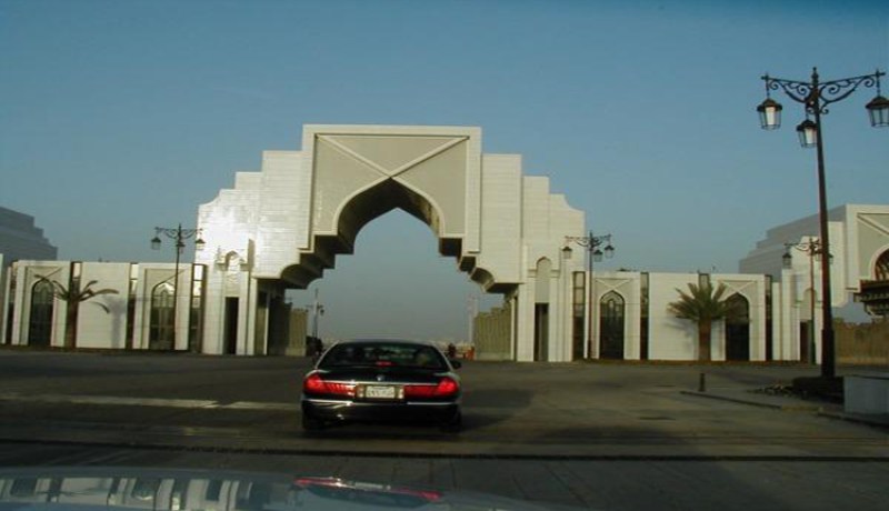 مقتل جنديين واصابة 3 آخرين في اعتداء على القصر الملكي السلام بجدة