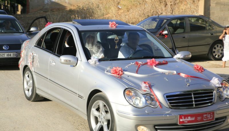 الوزير الأول يدعو لعدم إقامة الأعراس إلى غاية إنتهاء وباء كورونا