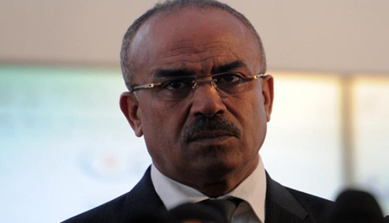 بدوي يعلن عن مراجعة قانوني البلدية والولاية تماشيا مع التعديل الدستوري