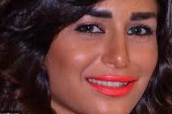 منة فضالي في بيت الله الحرام