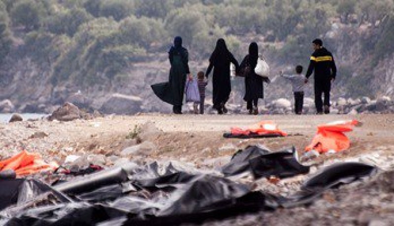 مارك زوكربيرج يدشن حملة للتبرع للاجئين السوريين عبر فيس بوك