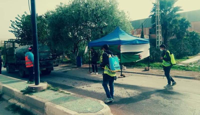 الكشافة تواصل عمليات تعقيم المركبات عبر كل مداخل قصر الشلالة بتيارت