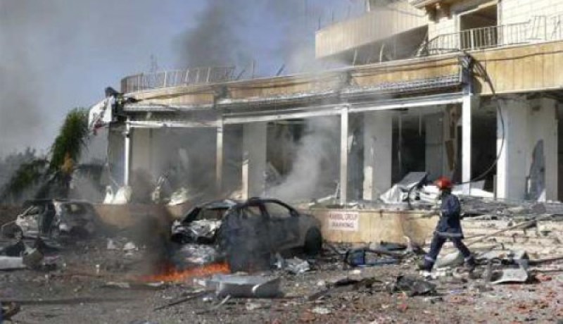 إصابة 3 أشخاص جراء إلقاء قنبلة قرب مقهى  في لبنان