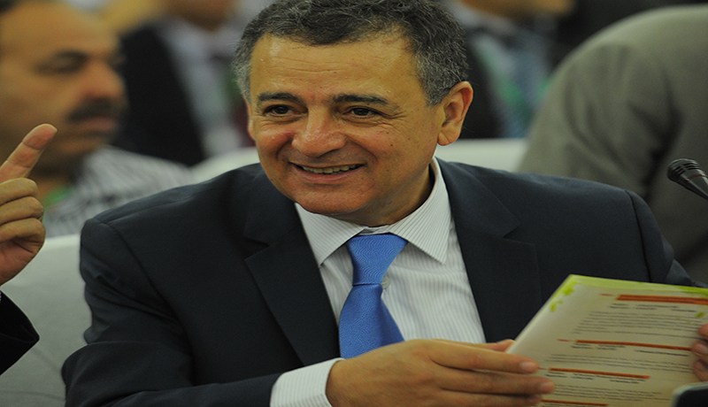 بوشوارب يعود إلى المركبات الصناعية