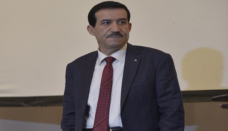 غول متهم بالسرقـة