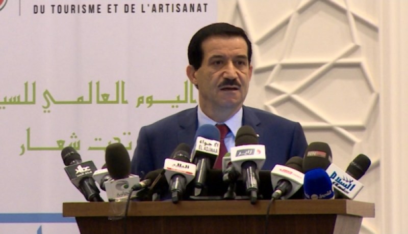 بالفيديو غول يوجه عبارات نارية للطلبة بسبب اللغة الفرنسية