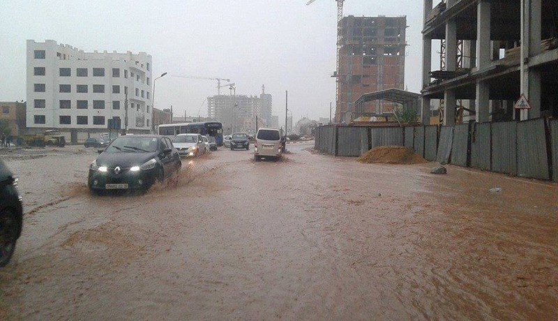 ساعة من الأمطار تُغرق وهران